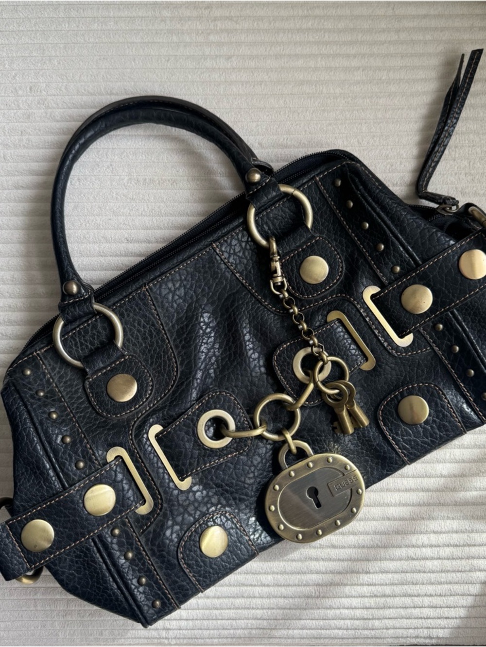 GUESS Y2K-Style padlock satchel